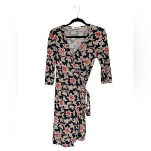 DIANE VON FURSTENBERG Classic Wrap Dress Size Medium